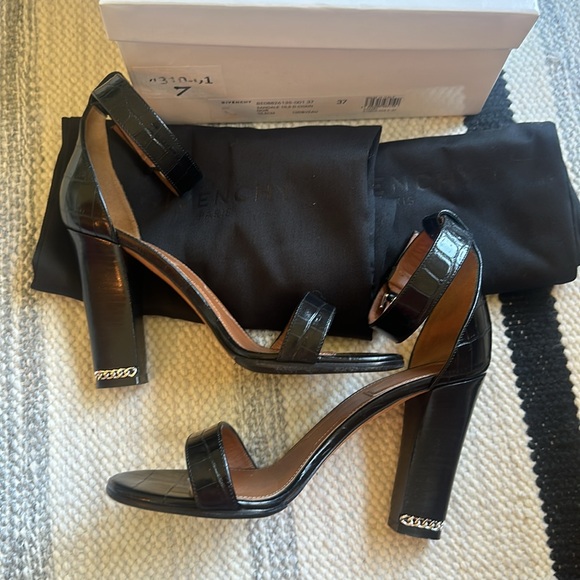 Givenchy Croc Embossed Ankle Strap 105 Chain Sandal - Picture 5 of 9